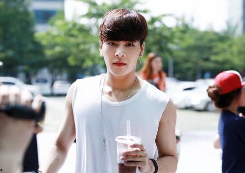 2022娱乐圈吃瓜王嘉尔大合集,王嘉尔成年度“吃瓜王”